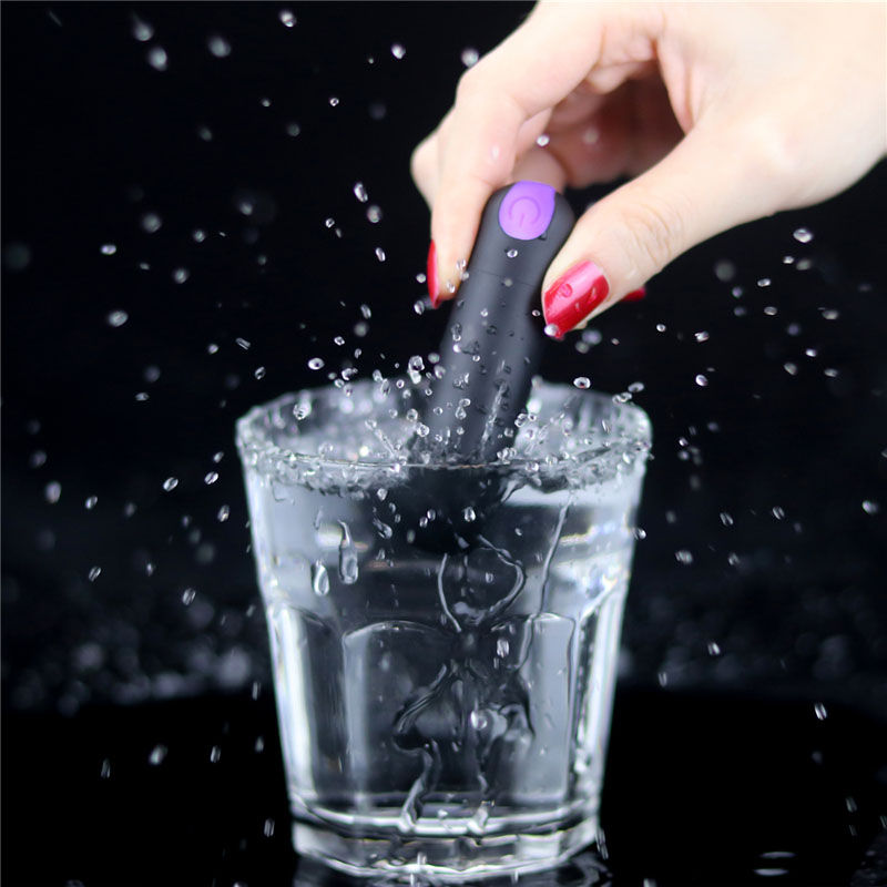 Ingen Bitch vibrator submerged in a glass of water demonstrating waterproof capability | Flirty Bay, sex store, vibrator ladies, vibrating underwear, sexual massager