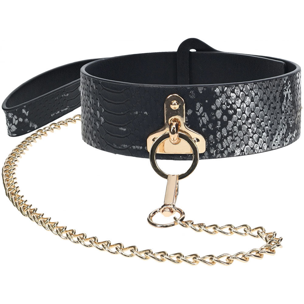 Bonded leather BDSM collar with iridescent leash from the Florence Collection by OUCH! – elegant and adjustable for bondage play, front view | Flirty bay online adult store, adult toys and lingerie