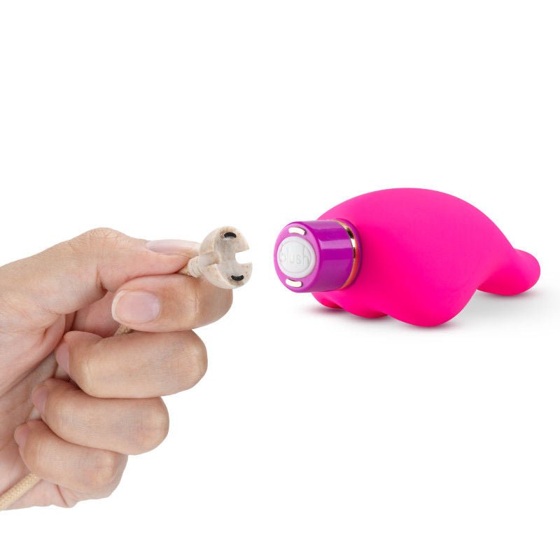 Aria epic af - clitoral stimulator - Product bottom view, focus on the charger  | Flirtybay.com.au