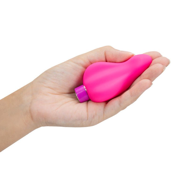 Aria epic af - clitoral stimulator - Product side view, in a hand | Flirtybay.com.au