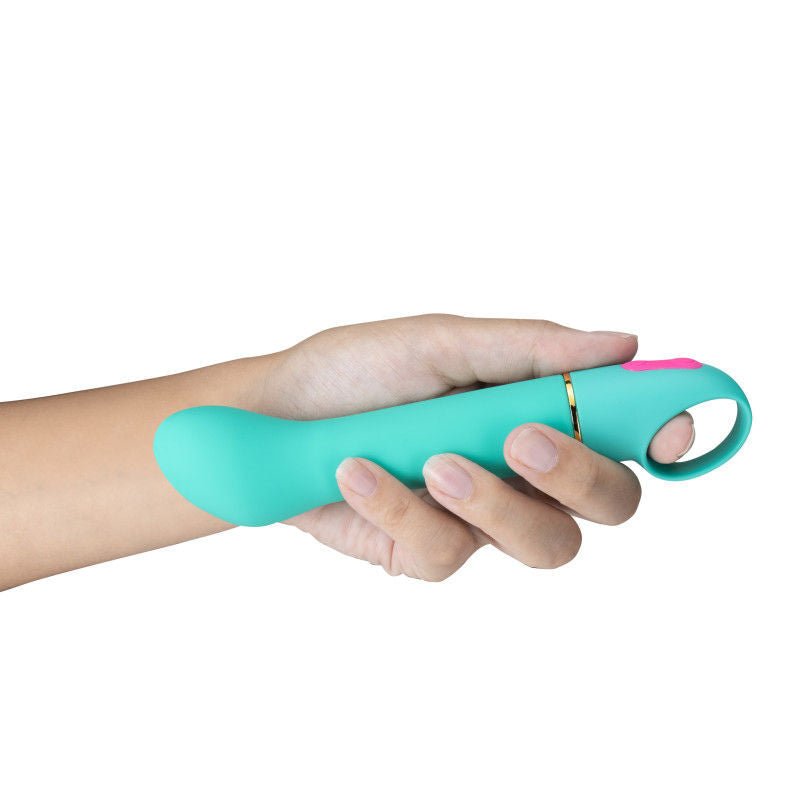 Aria flirty af - g-spot vibrator - Product side view, in a hand  | Flirtybay.com.au