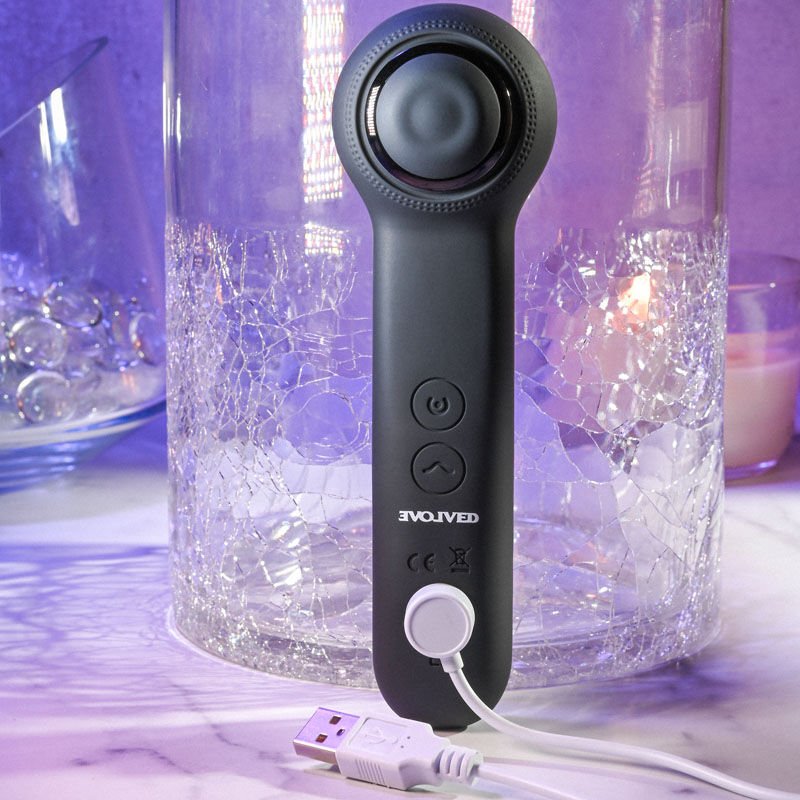 Evolved - i wander - tapping wand - Product front view, focus on charger  | Flirtybay.com.au