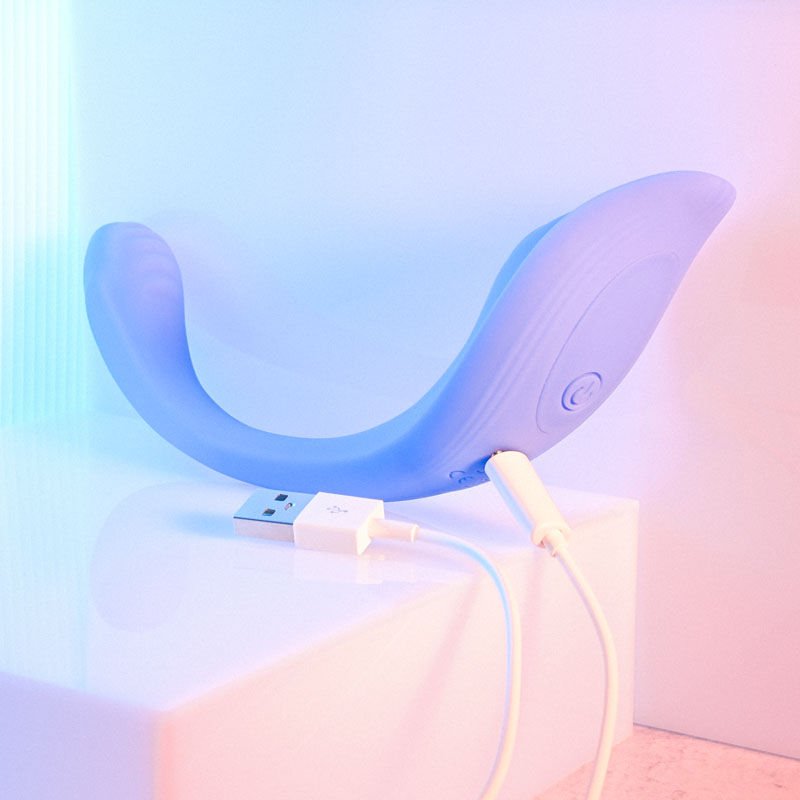 Evolved - remote control g-spot clitoral stimulator - Product bottom view, focus on charger  | Flirtybay.com.au