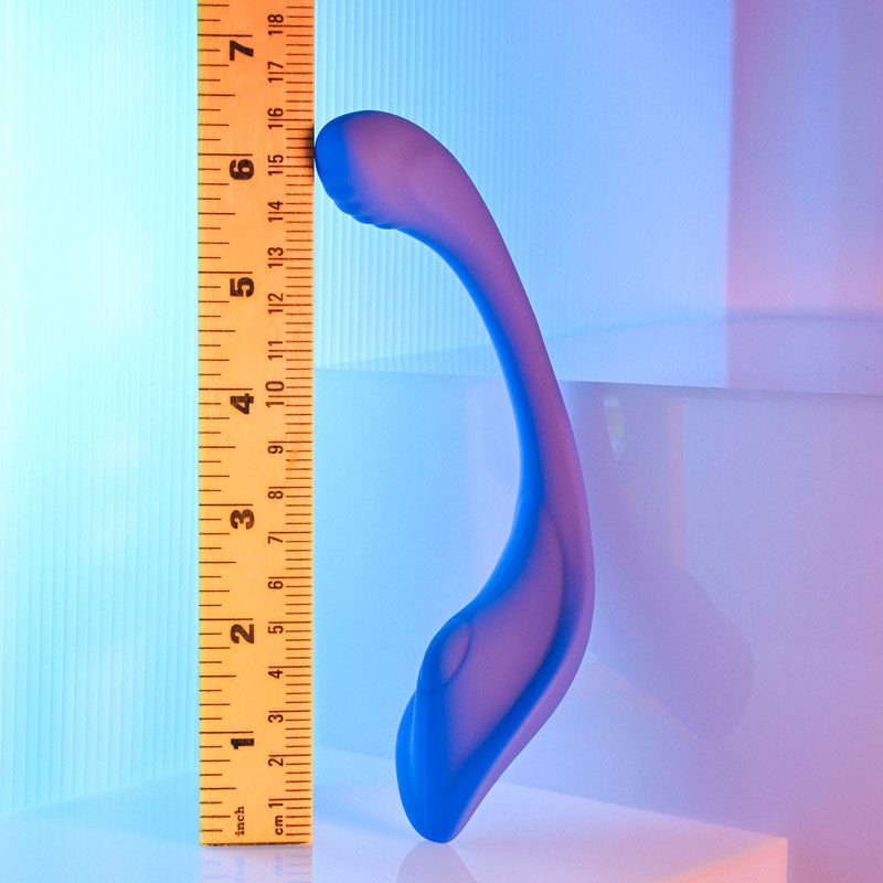 Evolved - remote control g-spot clitoral stimulator - Product side view, with sizes  | Flirtybay.com.au