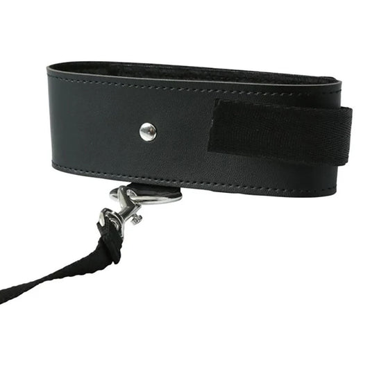 Sex & mischief  - bondage leash & collar - Product side view, focus  | Flirtybay.com.au